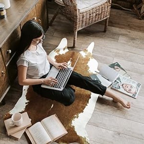 Premium Cowhide Rug AreaRug Traditional Animal Rug Stylish SIZE 43“×27” / 3.6x2. - Picture 8 of 13